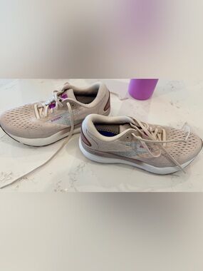 Brooks Ghost Max Women’s Running Shoes Taupe / Purple Size 8.5 Medium